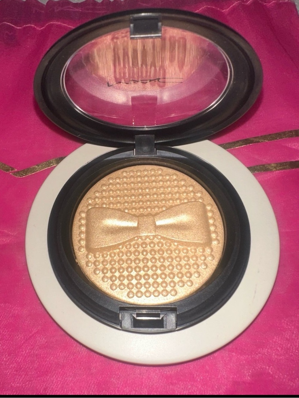 MAC Bubbly, Please Extra Dimension Skinfinish